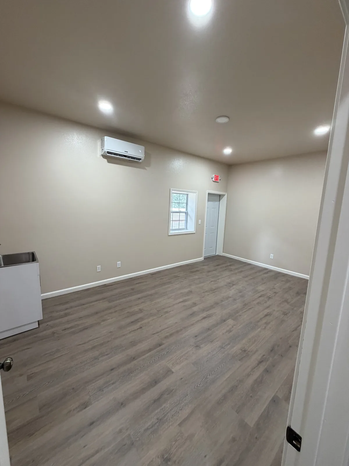 Open-Concept Interior Finish — Open-Concept Interior Finish